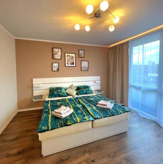Grosse 3-Zimmer Wohnung, Zentrale Lage. Mülheim an der Ruhr Exterior photo